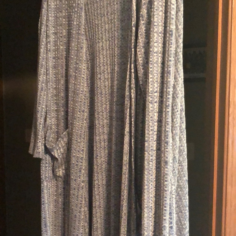 Lularoe - Picture 4 of 5